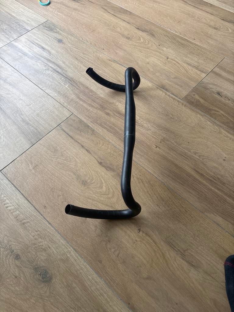 Cube racefiets stuur 31.8mm 48cm breed (buitenmaat) Ergotec, Fietsen en Brommers, Fietsonderdelen, Ophalen, Gebruikt, Stuur