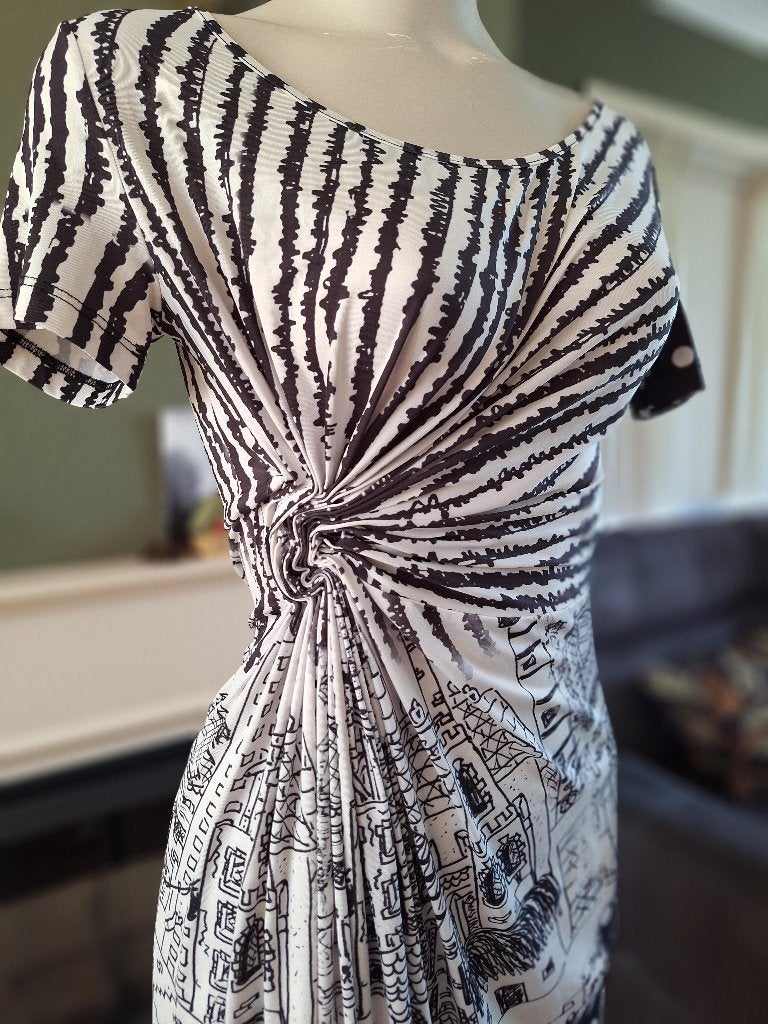 Eroke zwart witte taille detail jurk IT 44 NL 40, Kleding | Dames, Maat 38/40 (M), Verzenden, Zwart, Zo goed als nieuw