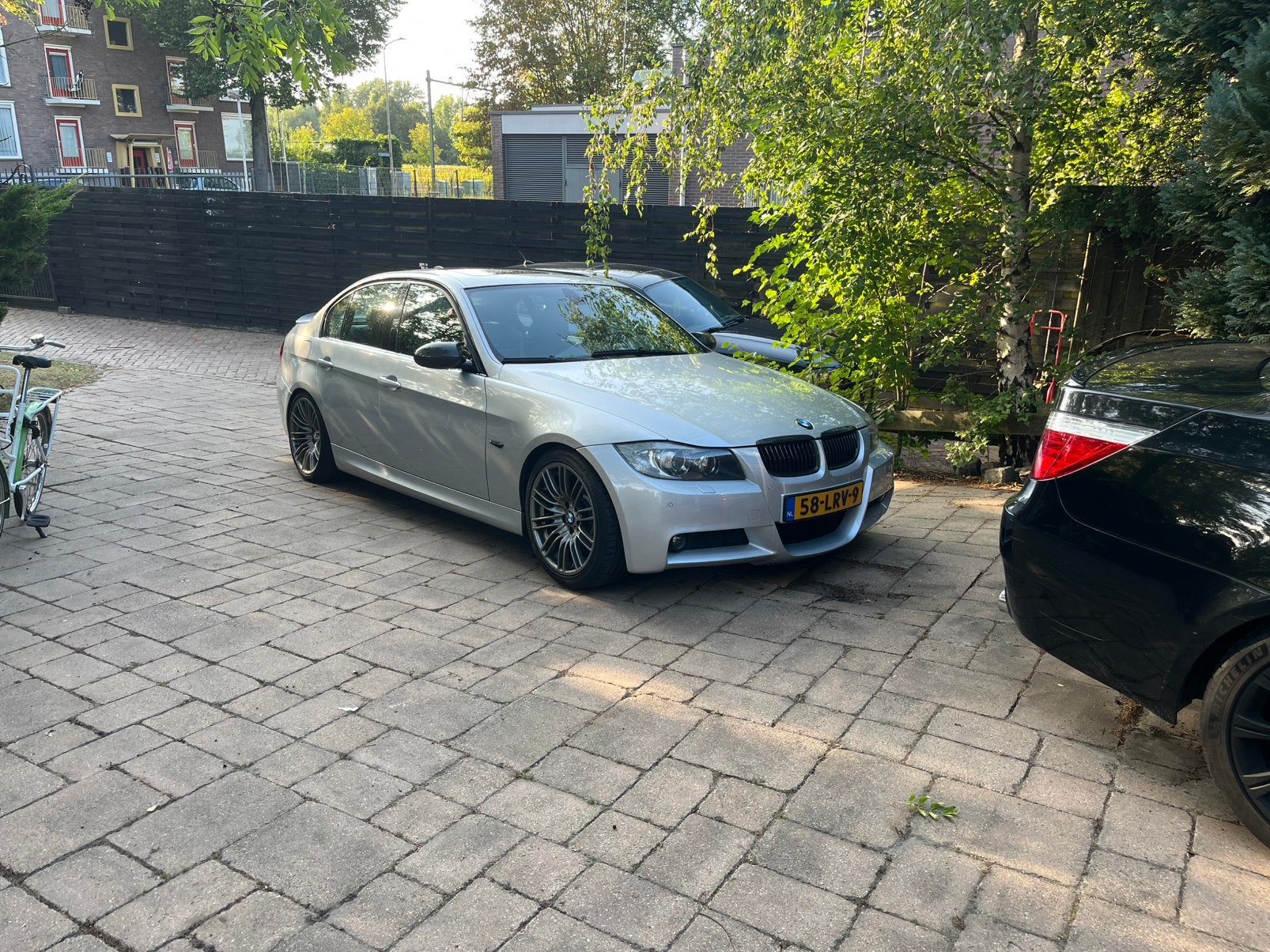 BMW E90 335d | 430PK/920NM | OS Giken LSD €33K+ geïnvesteerd, Auto's, BMW, 1800 kg, Zwart, Leder, Diesel
