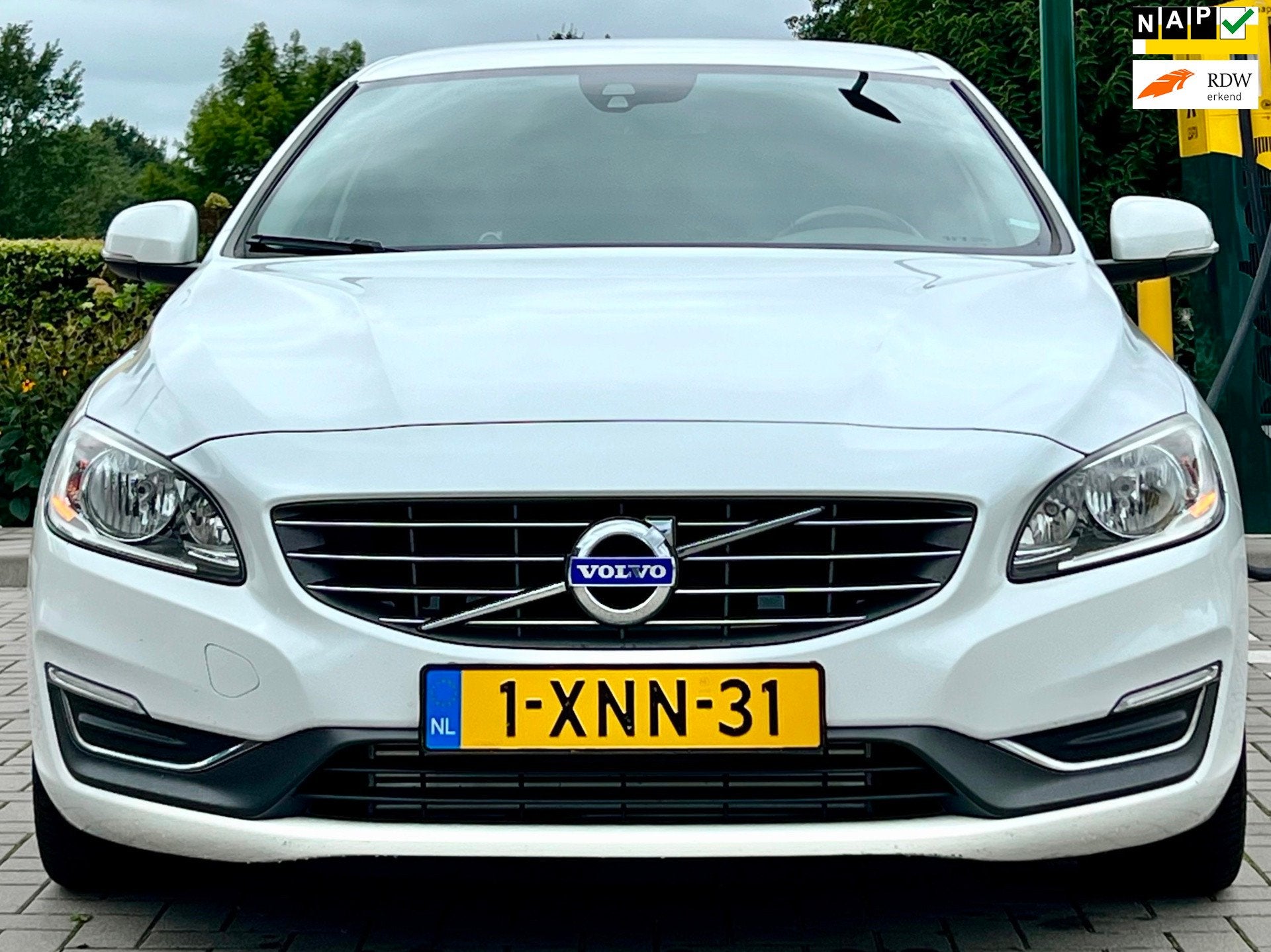 Volvo V60 2.0 D4 Summum 2014 WIT-METALLIC/LEER/ECC, Auto's, Voorwielaandrijving, 4 cilinders, Wit, 26 km/l