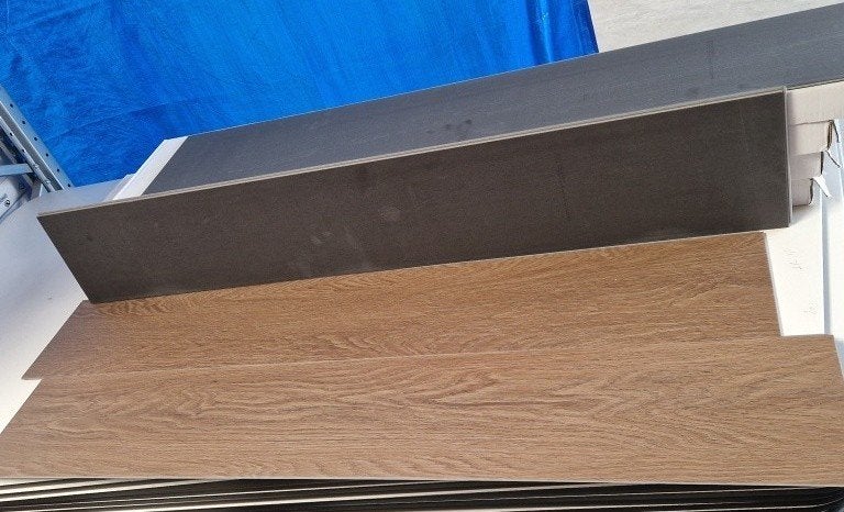 Restpartij 11 m2 nieuwe klik PVC Rigid SPC CW-2880, Ophalen, Bruin, Nieuw, 10 tot 25 m²