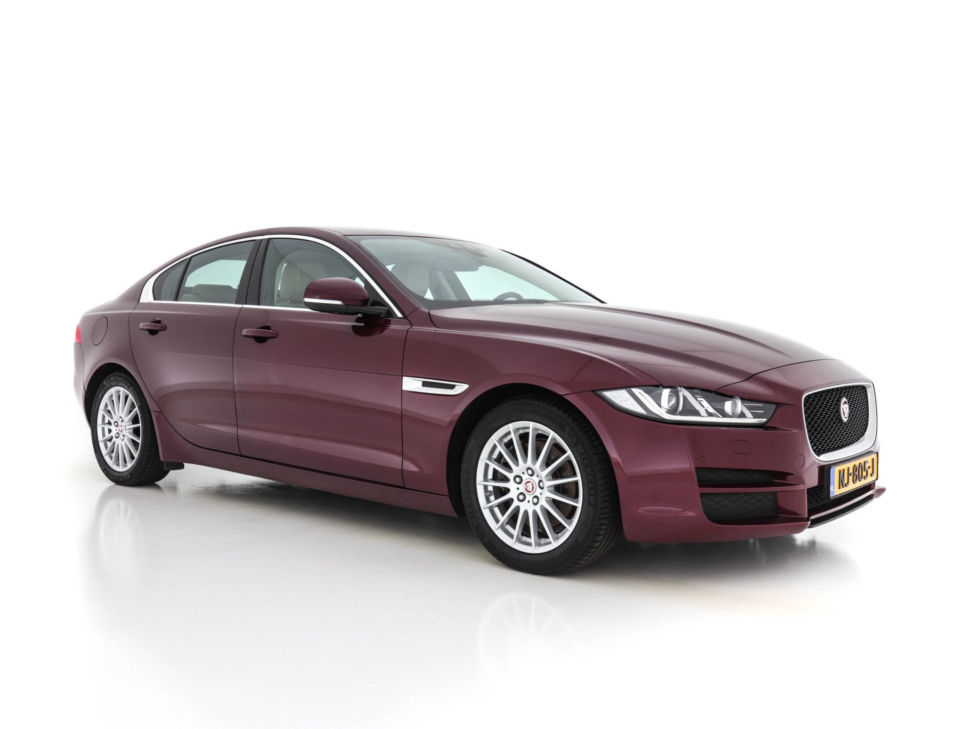 Jaguar XE 2.0 D Portfolio (INCL-BTW) Aut. *LEATHER | NAVI-FU, Automaat, Achterwielaandrijving, 4 cilinders, 1465 kg