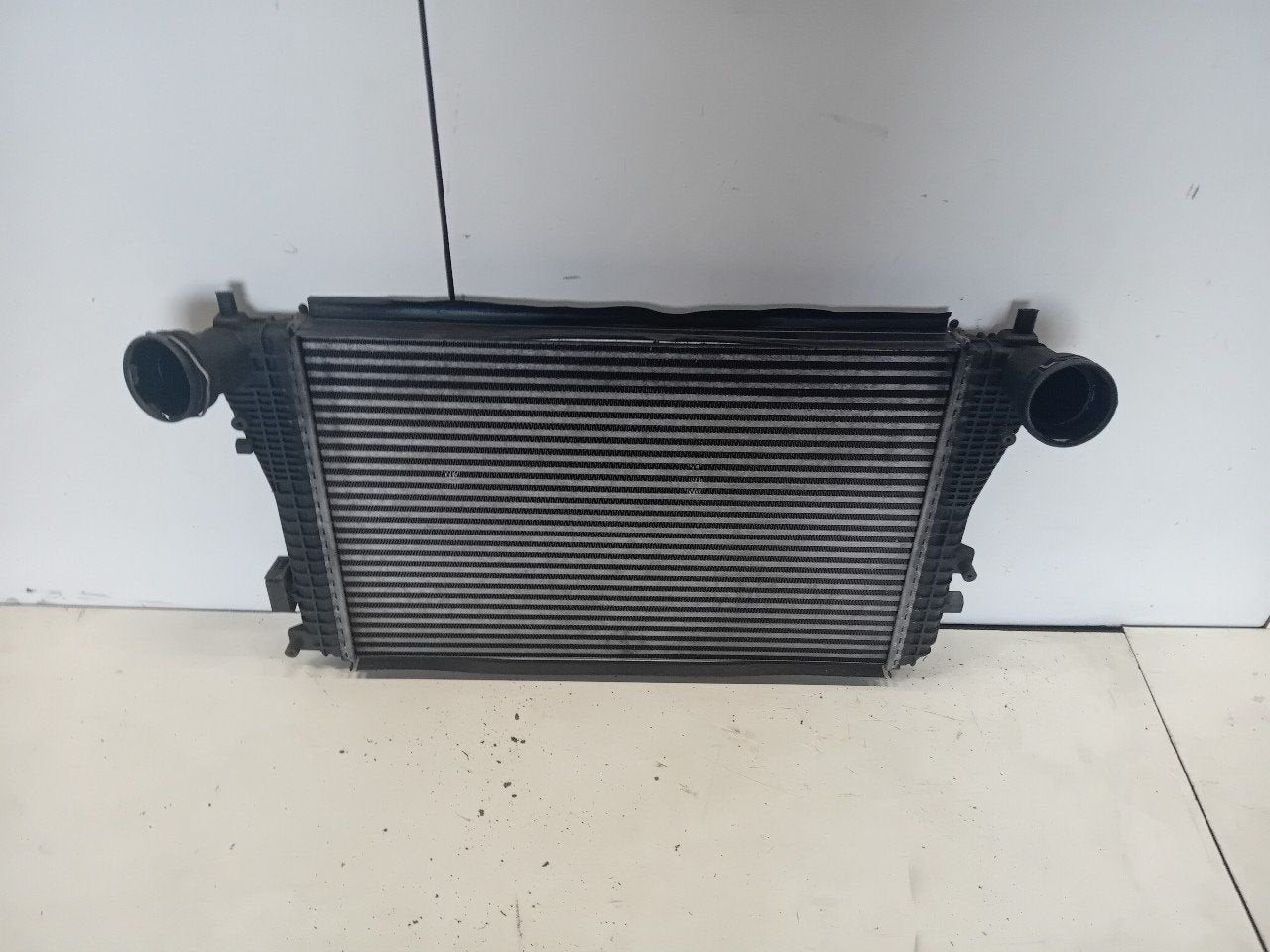 Radiateur Volkswagen Touran, Onderdelen@venauto.nl, Van der Ven Autorecycling B.V., Gebruikt, Ettenseweg 76, 4706 PB Roosendaal, The Netherlands