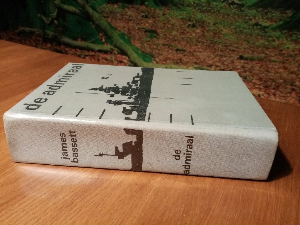 JAMES BASSETT De admiraal, Boeken, Ophalen of Verzenden, Tweede Wereldoorlog, Gelezen