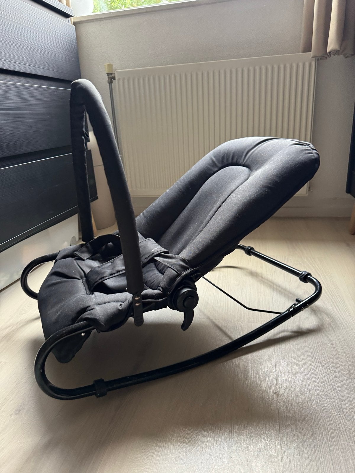 Comfortabele zwarte wipstoel met gordel, Wipstoel, Ophalen, Overige merken, Met gordel(s) of riempje(s)