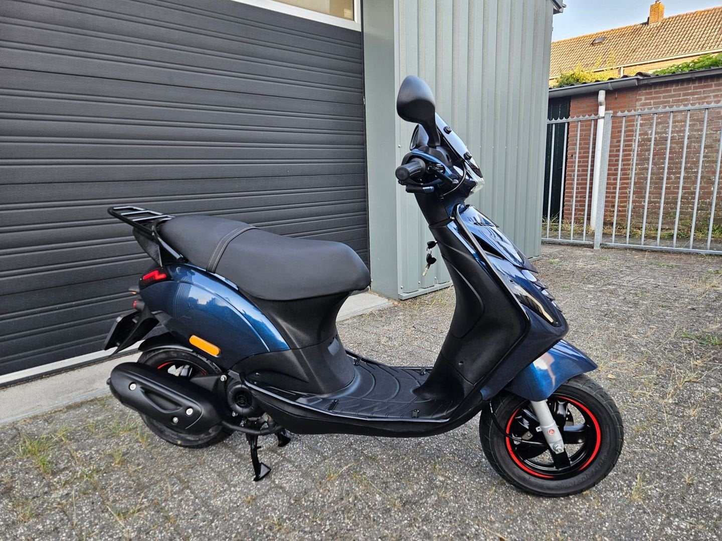 PIAGGIO ZIP 50 4T E4 BROM 2020 DIAMOND BLEU 7070KM + OPTIES, Maximaal 45 km/u, Onbekend, Ophalen of Verzenden, Zo goed als nieuw