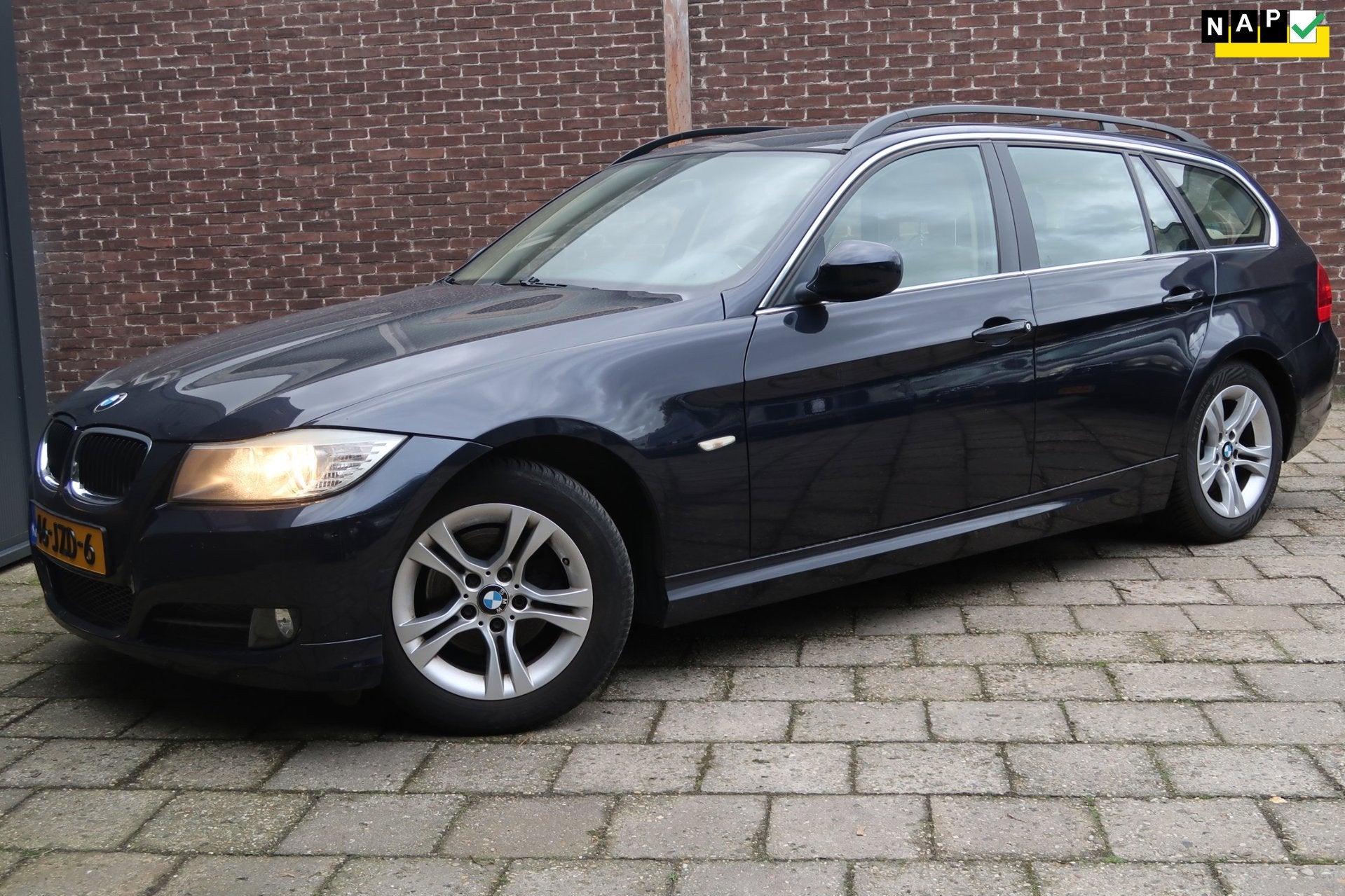 BMW 3-serie Touring 318i Business Line *Rijklaarprijs *NAP *, Auto's, Beige, Blauw, Origineel Nederlands, Handgeschakeld