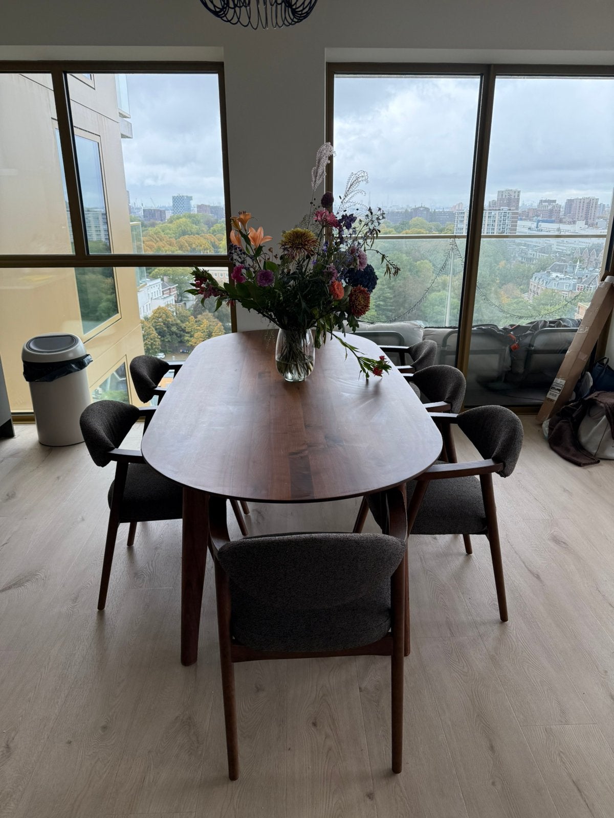 Eettafel Odin Loods 5 walnoot. Maat :240x110x76cm, Huis en Inrichting, Ophalen, 100 tot 150 cm, 200 cm of meer, Zo goed als nieuw
