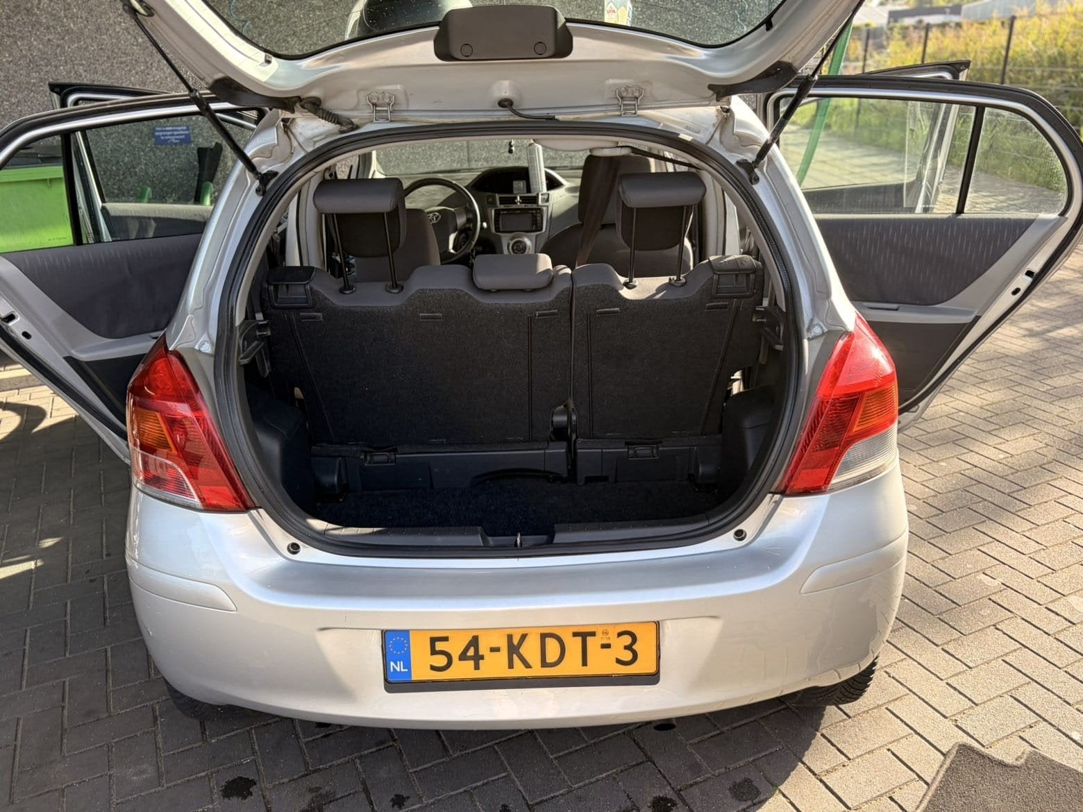 Toyota Yaris 1.3 16V Vvt-i 5DR 2009 Grijs, Voorwielaandrijving, 1025 kg, 40 €/maand, 4 cilinders