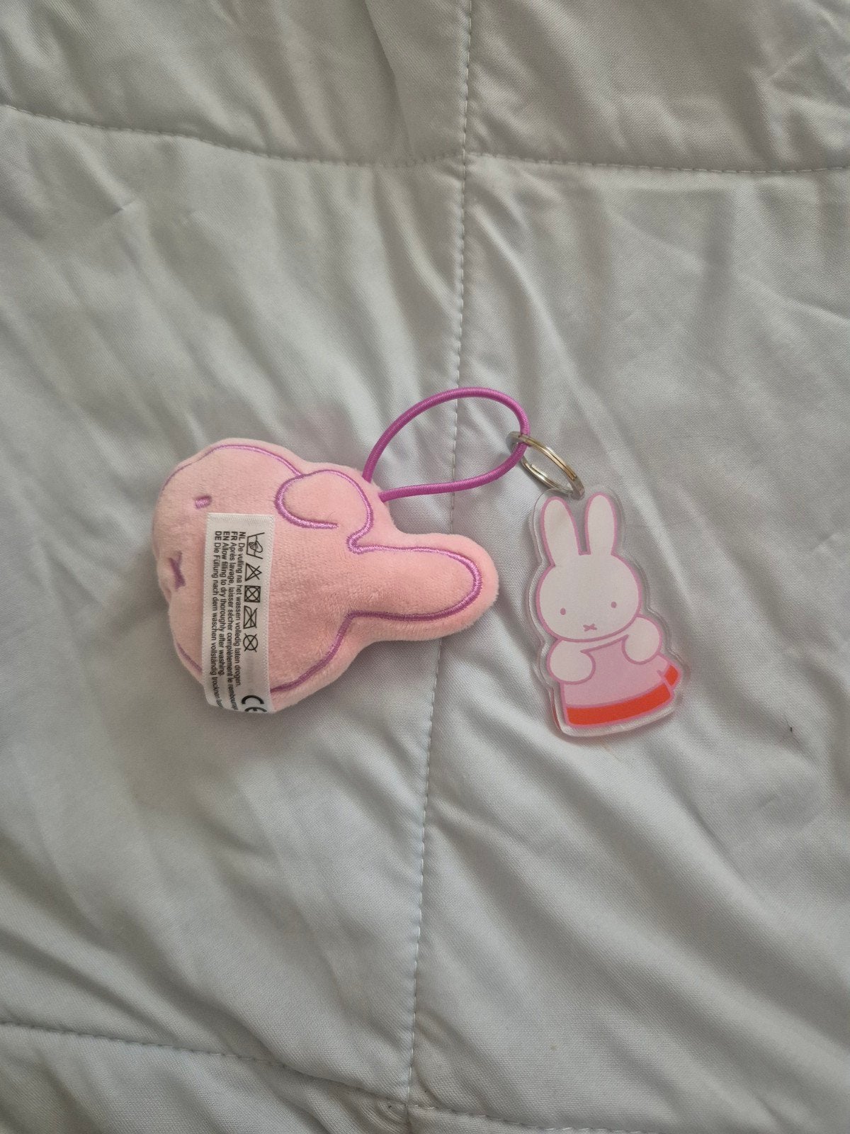 verborgen schatjes- nijntje met handdoek, Verzamelen, Ophalen of Verzenden, Zo goed als nieuw, Knuffel of Figuurtje