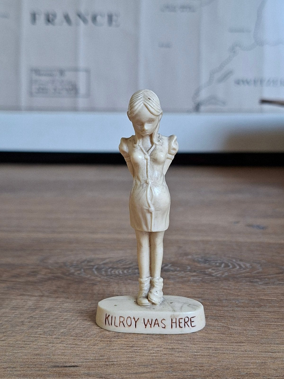 WW2 US "Kilroy was here" figure, Ophalen of Verzenden, Amerika, Embleem of Badge