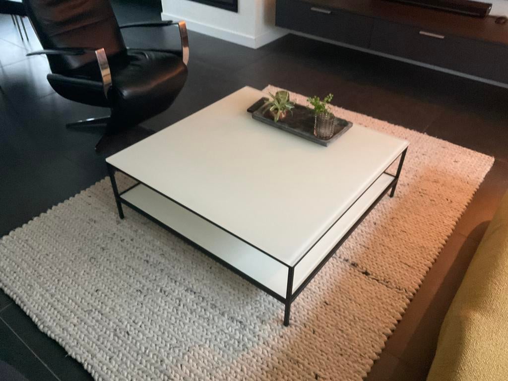 Salontafel met melkglas en zwart metalen frame, Vierkant, Ophalen of Verzenden, Zo goed als nieuw, Glas
