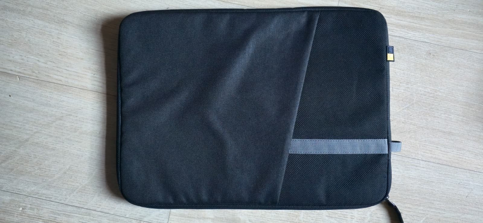 Case Logic laptophoes 15,6 inch - Zwart, Computers en Software, Laptophoezen, Ophalen of Verzenden, 14 inch, Zo goed als nieuw