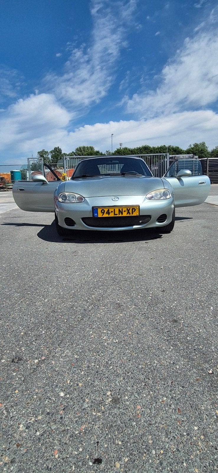Mazda MX-5 1.6 I 2003 Grijs, 13 km/l, Achterwielaandrijving, 40 €/maand, 4 cilinders