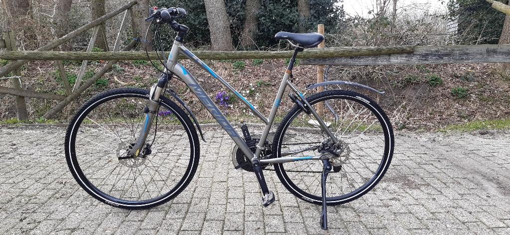 Merida crossway 300 damesfiets, Versnellingen, 56 cm of meer, Zo goed als nieuw, Ophalen