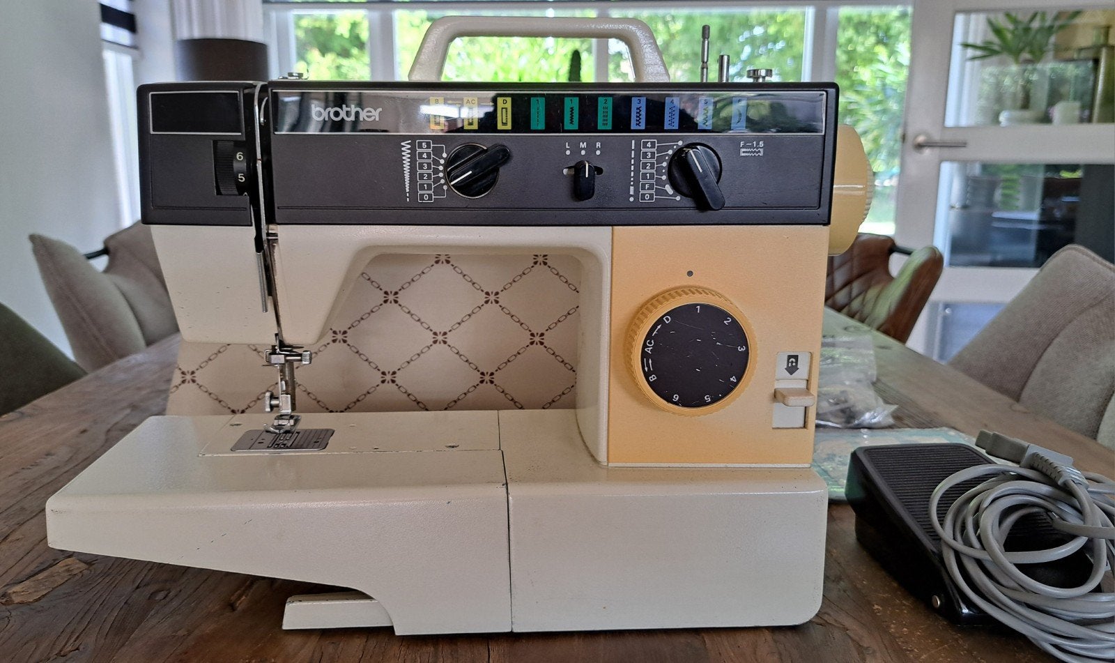 Brother Naaimachine VX 561 S - Werkt perfect met accessoires, Ophalen of Verzenden, Gebruikt, Naaimachine, Brother