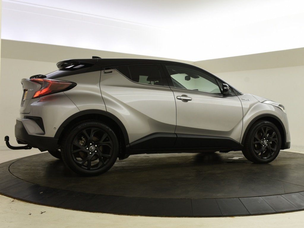 Toyota C-HR 1.8 Hybrid Bi-Tone | Trekhaak | Blindspot | JBL, Auto's, Automaat, Euro 6, 4 cilinders, 122 pk