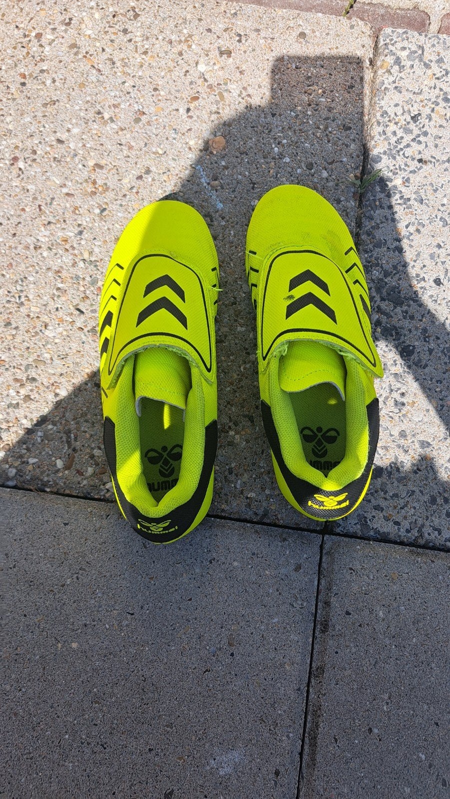 Hummel Voetbalschoenen - Geel/Zwart, Maat XS of kleiner, Ophalen of Verzenden, Zo goed als nieuw, Schoenen