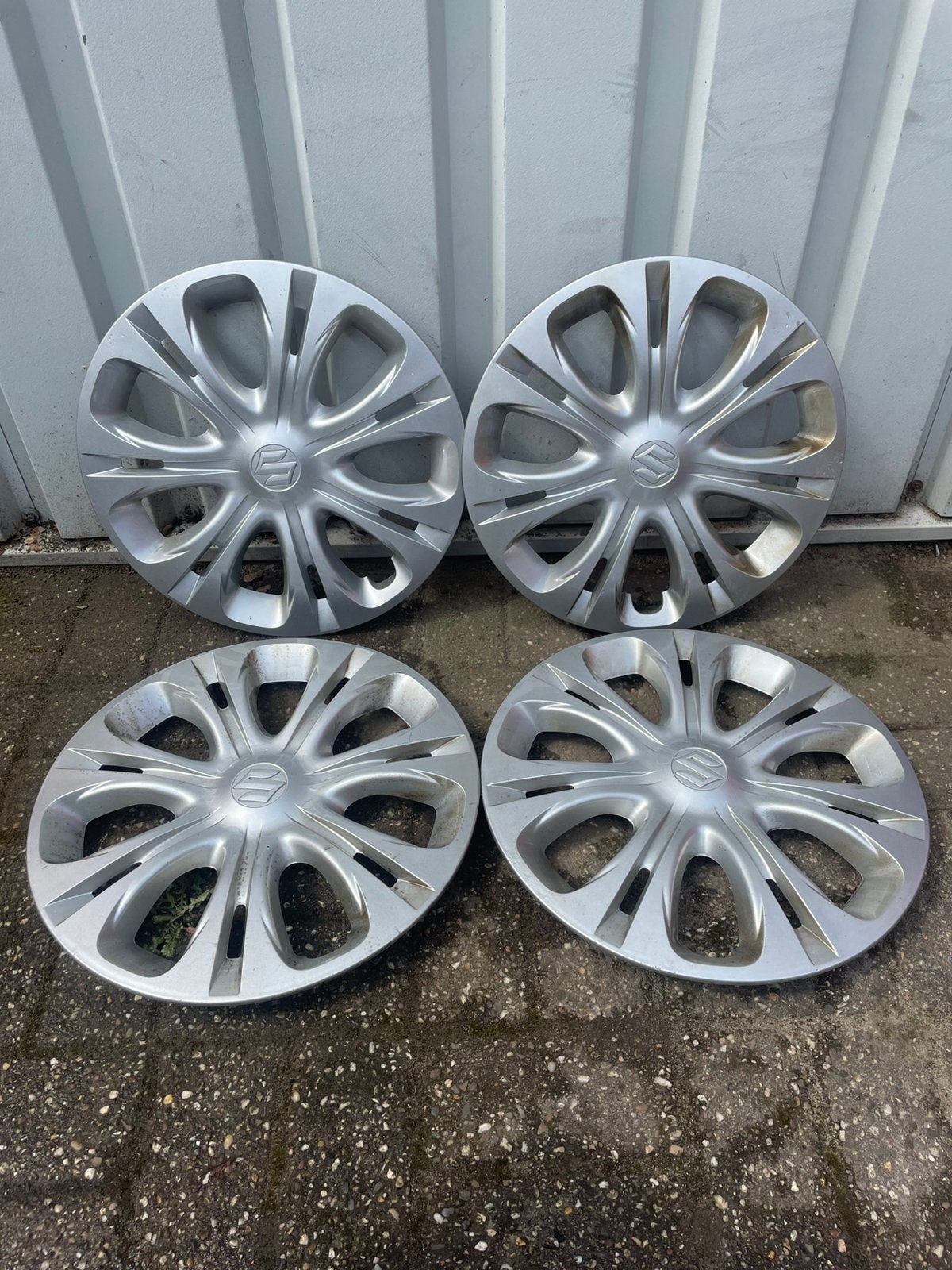 Suzuki wieldoppen 15 inch, Ophalen of Verzenden, Gebruikt