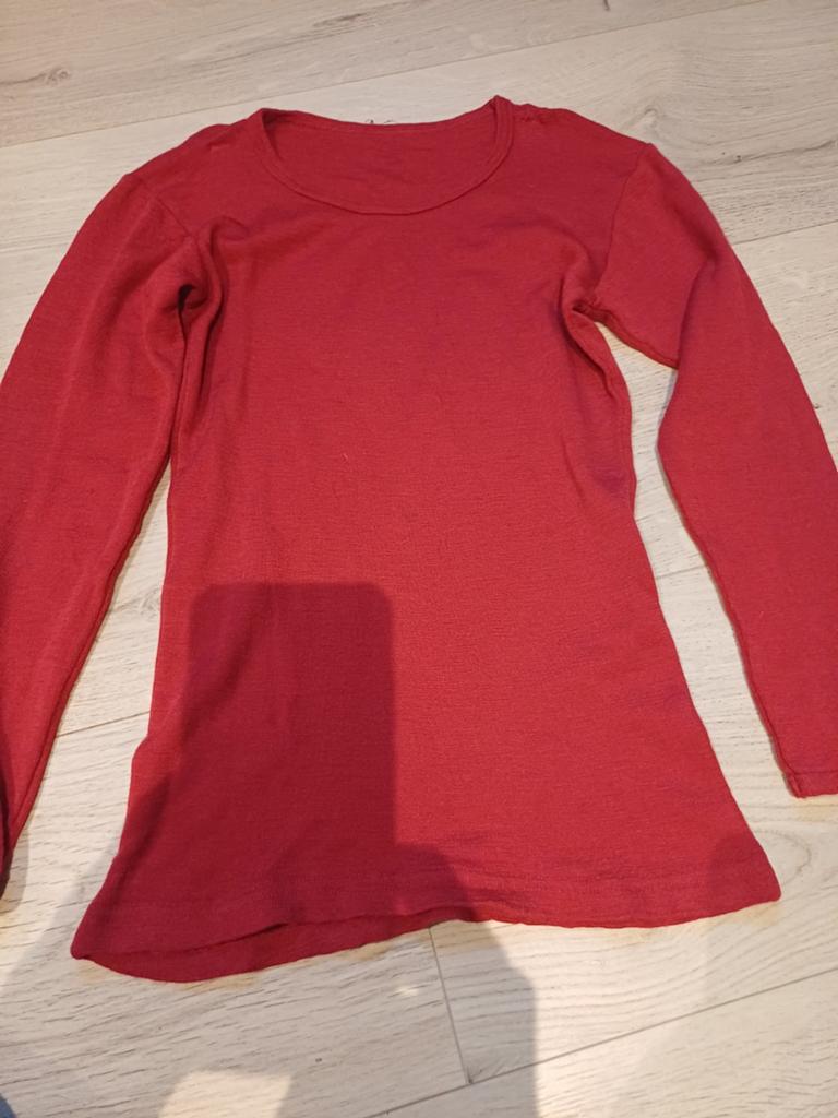 Rood shirt met lange mouwen - Maat 140 van cosilana wol/zijd, Kinderen en Baby's, Kinderkleding | Maat 140, Ophalen of Verzenden