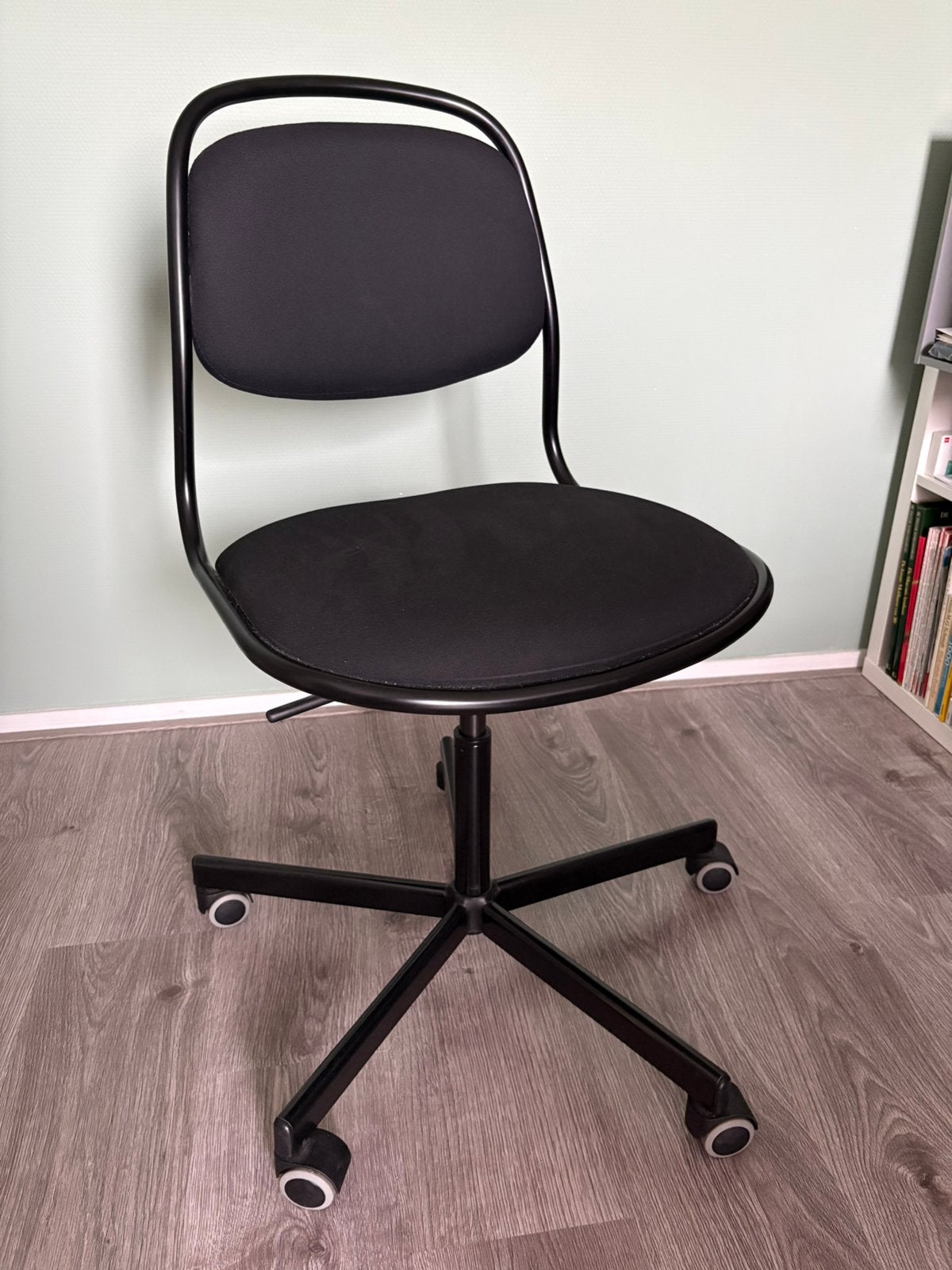 IKEA bureaustoel, Huis en Inrichting, Bureaustoelen, Ophalen, Zo goed als nieuw, Zwart, Bureaustoel