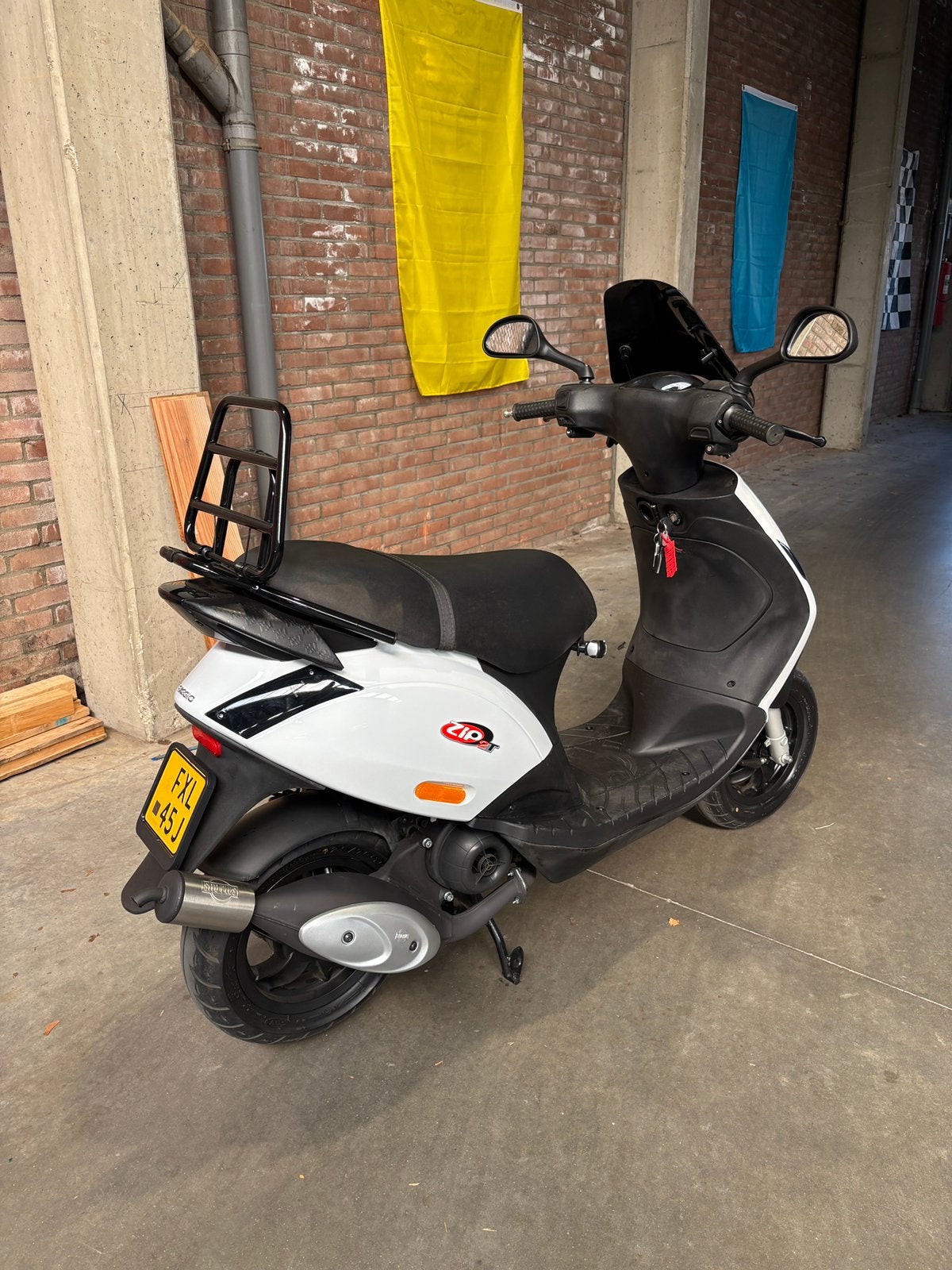 Piaggio zip 2 takt 2016, Ophalen, Zo goed als nieuw, Benzine, Zip