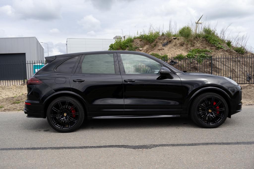 Porsche Cayenne 3.6 V6 440pk Tiptronic S 2015 Zwart, Auto's, Porsche, Automaat, Cayenne, 138 €/maand, Zwart