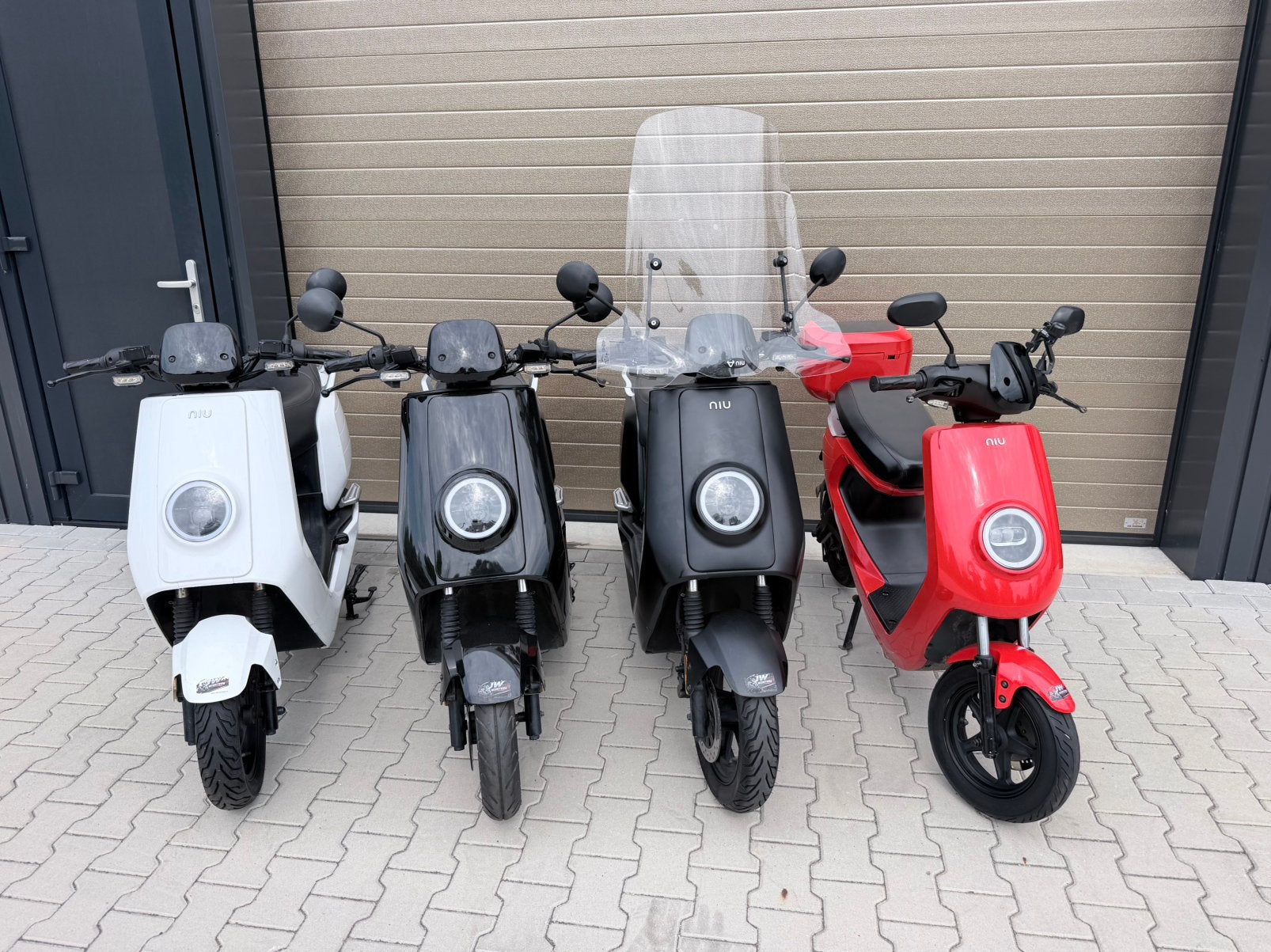 PARTIJ ELECTRISCHE NIU SCOOTERS IN 1 KOOP!!!, Ophalen, Zo goed als nieuw, Overige merken