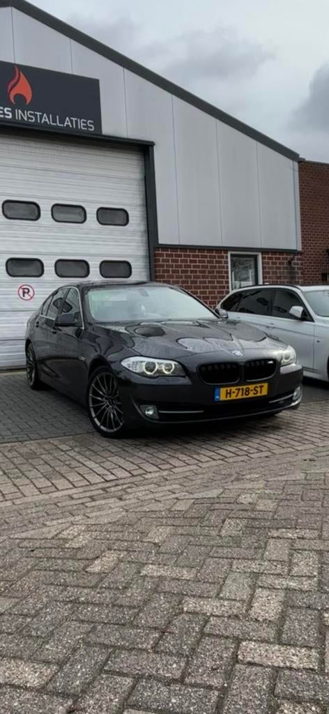 BMW 550i V8 Grijs goed onderhouden Nieuwe APK nieuw ketting, Auto's, Automaat, Achterwielaandrijving, 2000 kg, 4395 cc