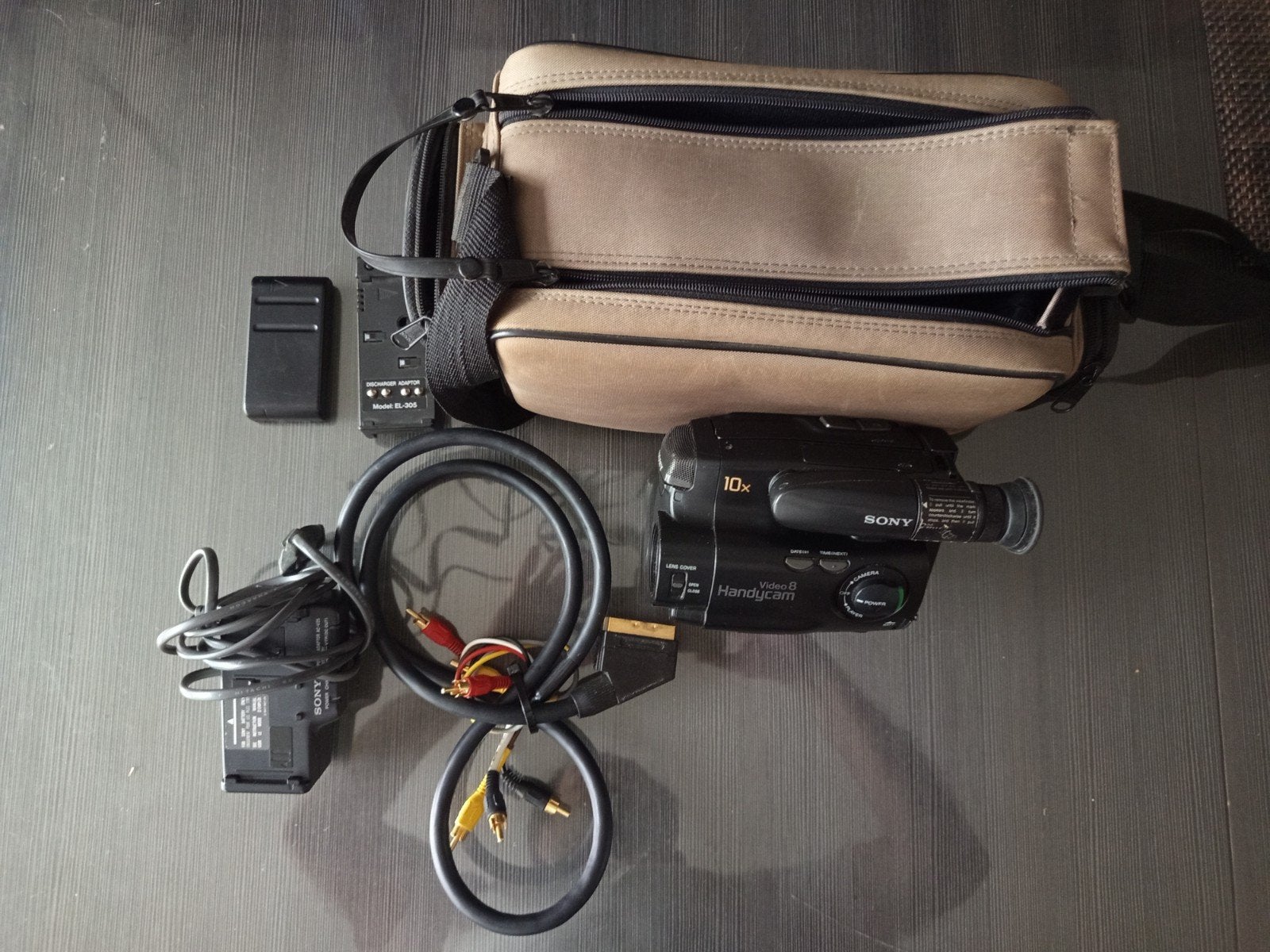 Sony Video8 Handycam videocamera CCD-TR350E met accessoires, Audio, Tv en Foto, Ophalen of Verzenden, 8mm, Camera