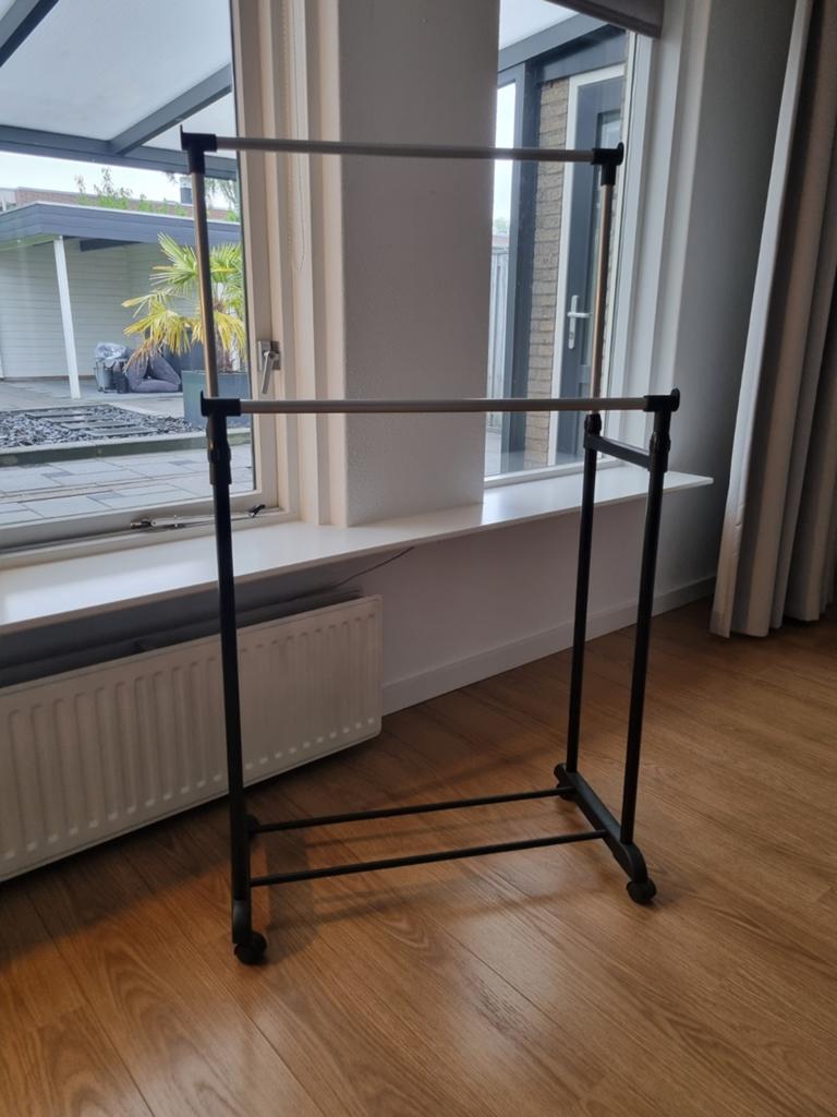 Kledingrek verstelbaar, Kleding | Dames, Kledingrekken, Ophalen of Verzenden, Met wielen, Gebruikt