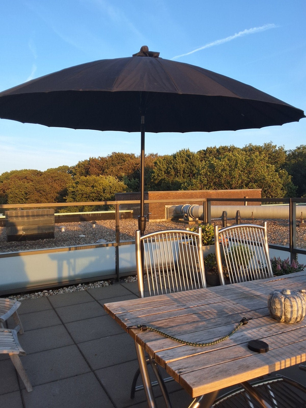 Parasol paraplu model. kleur Zwart, Tuin en Terras, Parasols, Ophalen, Kantelbaar, 2 tot 3 meter, Zo goed als nieuw