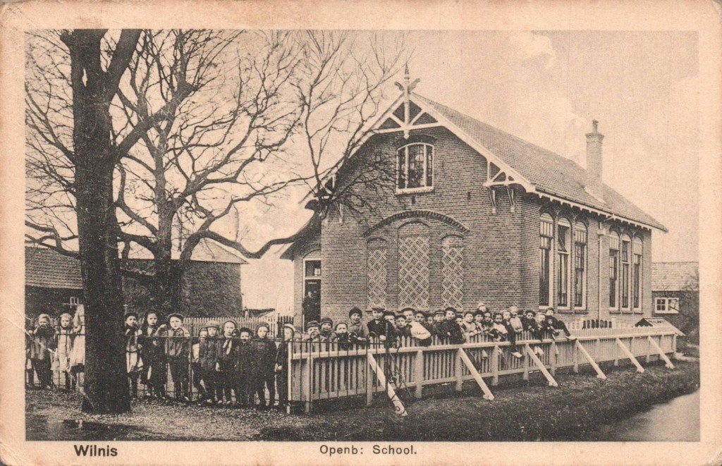 30/ Wilnis, Openbare School, veel kinderen, Verzamelen, Ophalen of Verzenden, Voor 1920