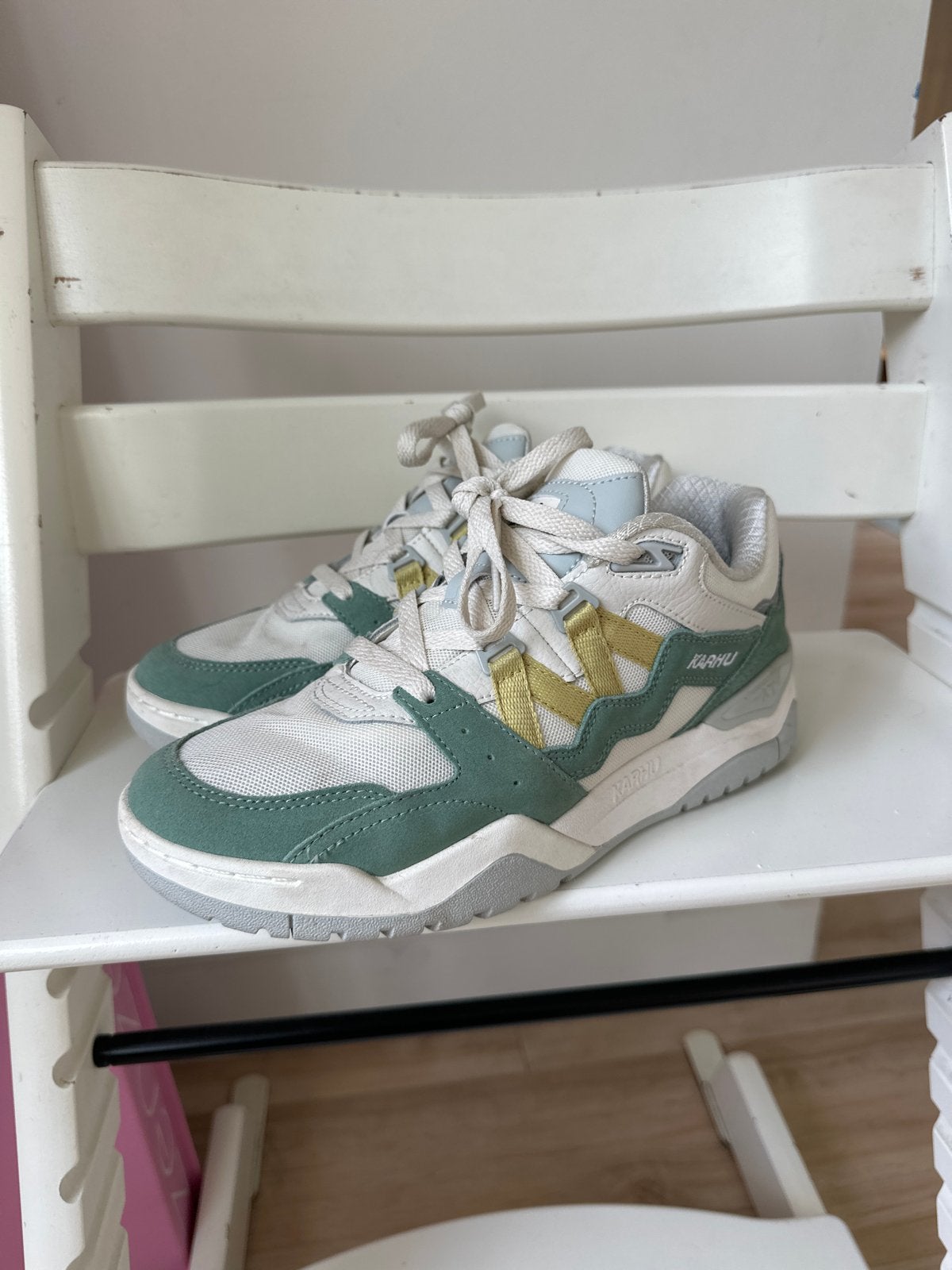 Karhu sneakers - Zo goed als nieuw maat 40, Kleding | Dames, Ophalen, Zo goed als nieuw, Groen, Sneakers of Gympen