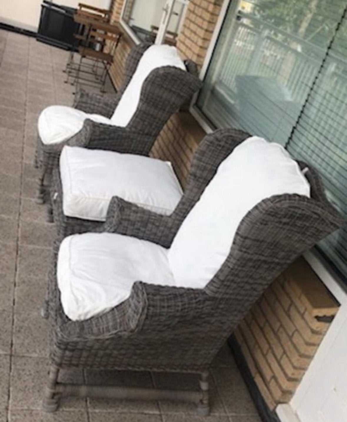Riviera Maison 2x Nicolas Outdoor Wing Chair + 1x footstool, Zo goed als nieuw, Wicker, Stoel, Ophalen