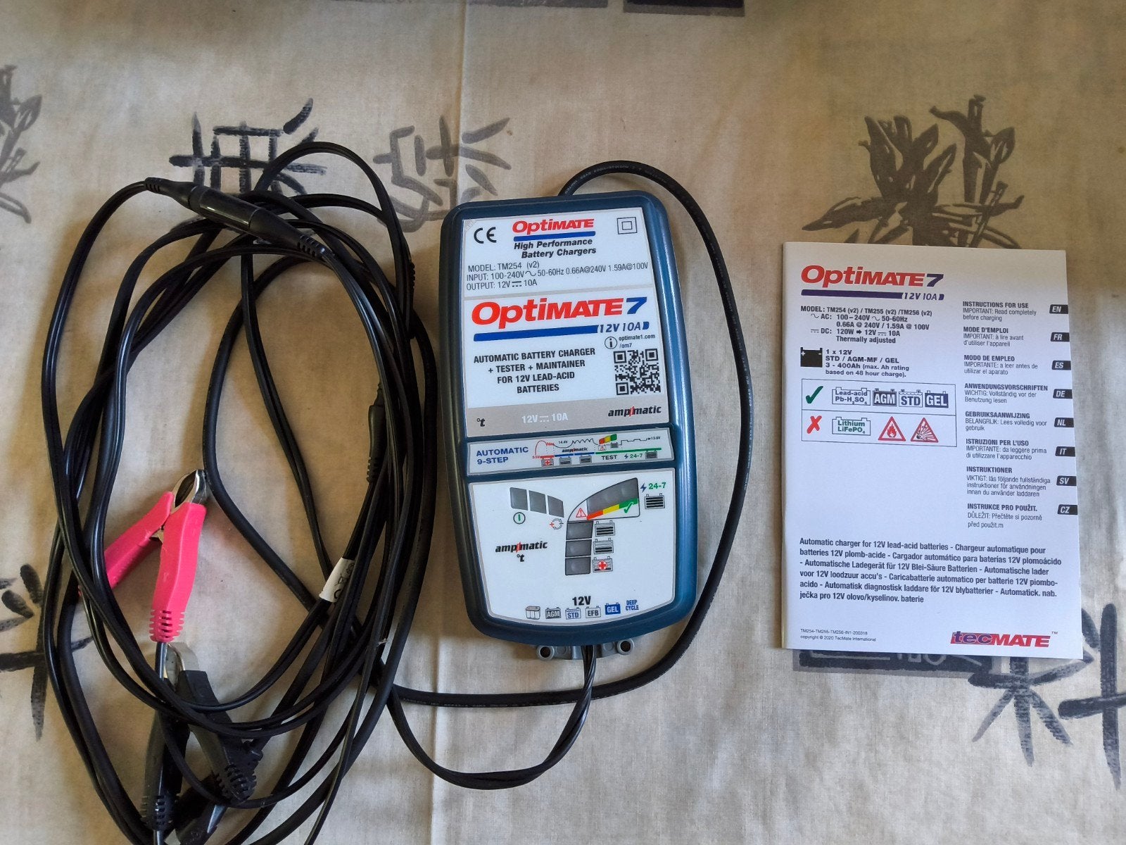 Optimate 7 acculader met extra aansluitkabel, Gebruikt