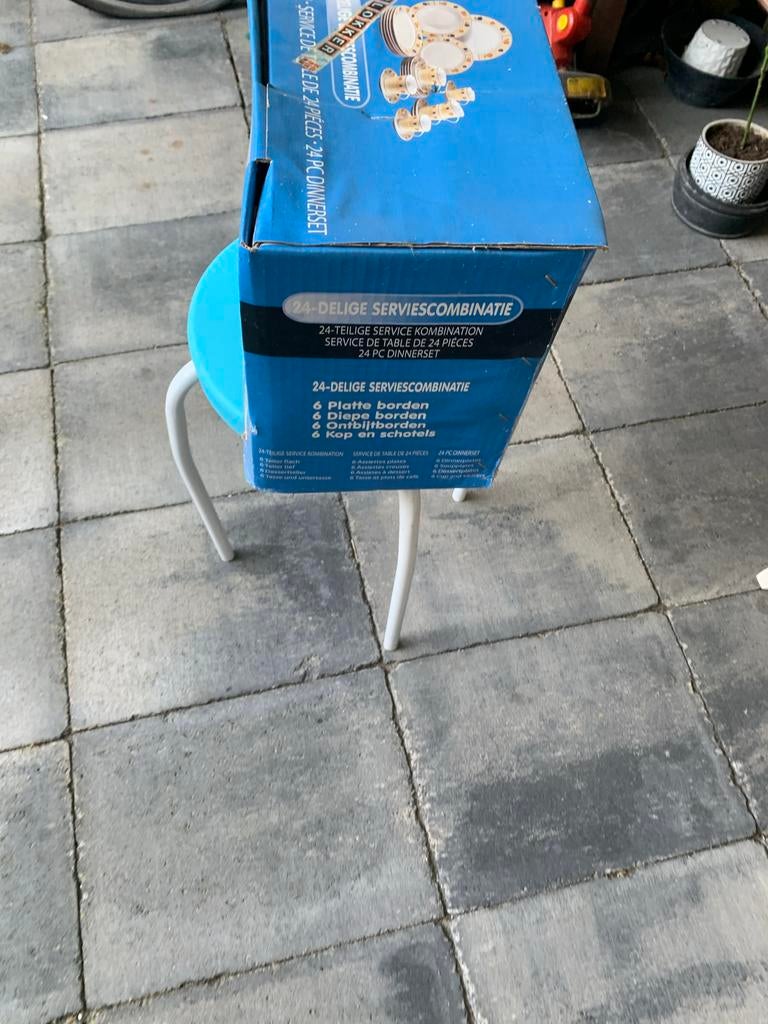 Nieuw 24-delig serviescombinatie - compleet dinerset, Keramiek, Nieuw, Ophalen of Verzenden, Overige stijlen