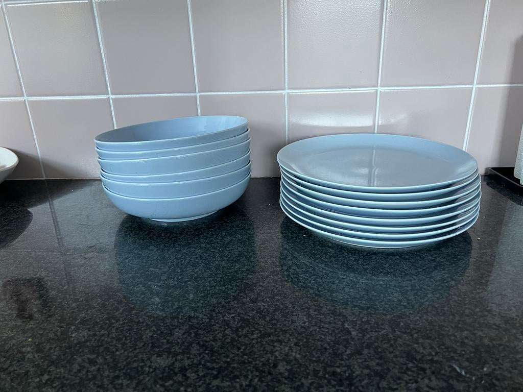 Hema servies: 6 diepe en 8 platte borden, Ophalen, Gebruikt, Keramiek, Bord(en)