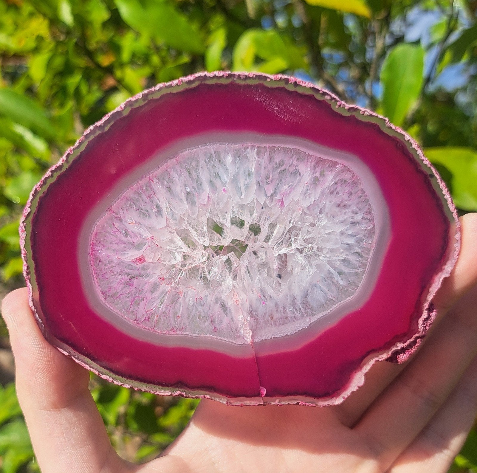 Roze Agaatschijf met Bergkristal edelsteen verzameling, Ophalen of Verzenden