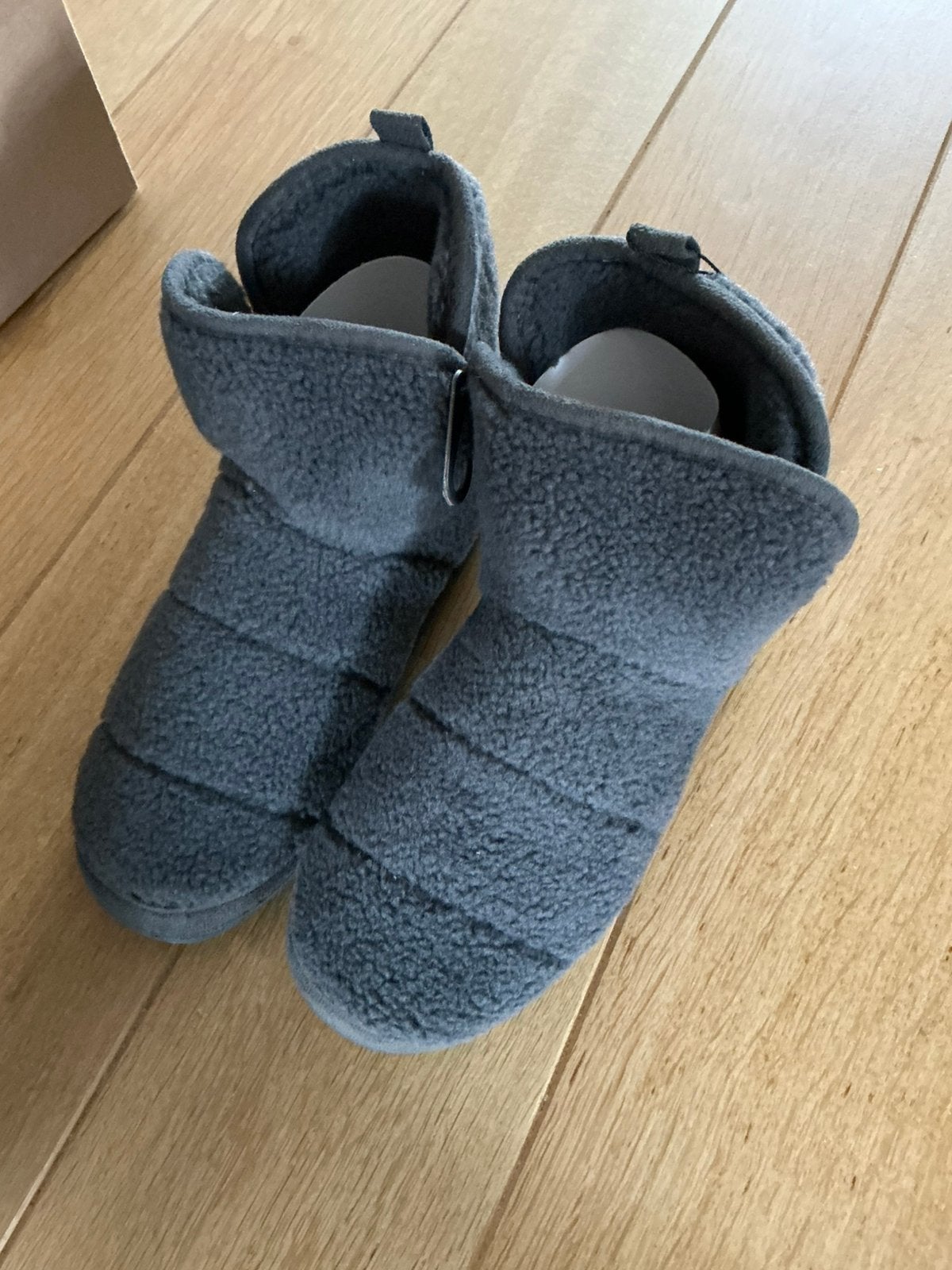 Apollo, hoge sloffen maat 43 (44) nieuw donkergrijs, Ophalen of Verzenden, Zo goed als nieuw, Pantoffels of Sloffen