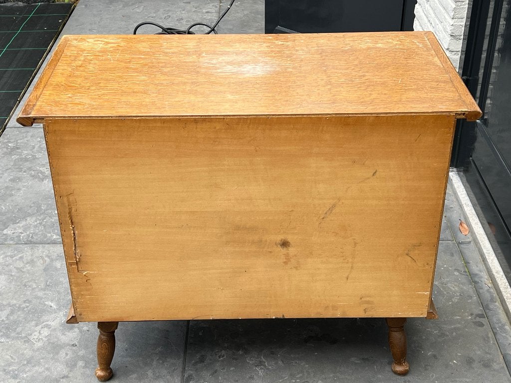Foto 9 van Kast met 2 deuren ,Tv kast , eiken en fineerhout vintage
