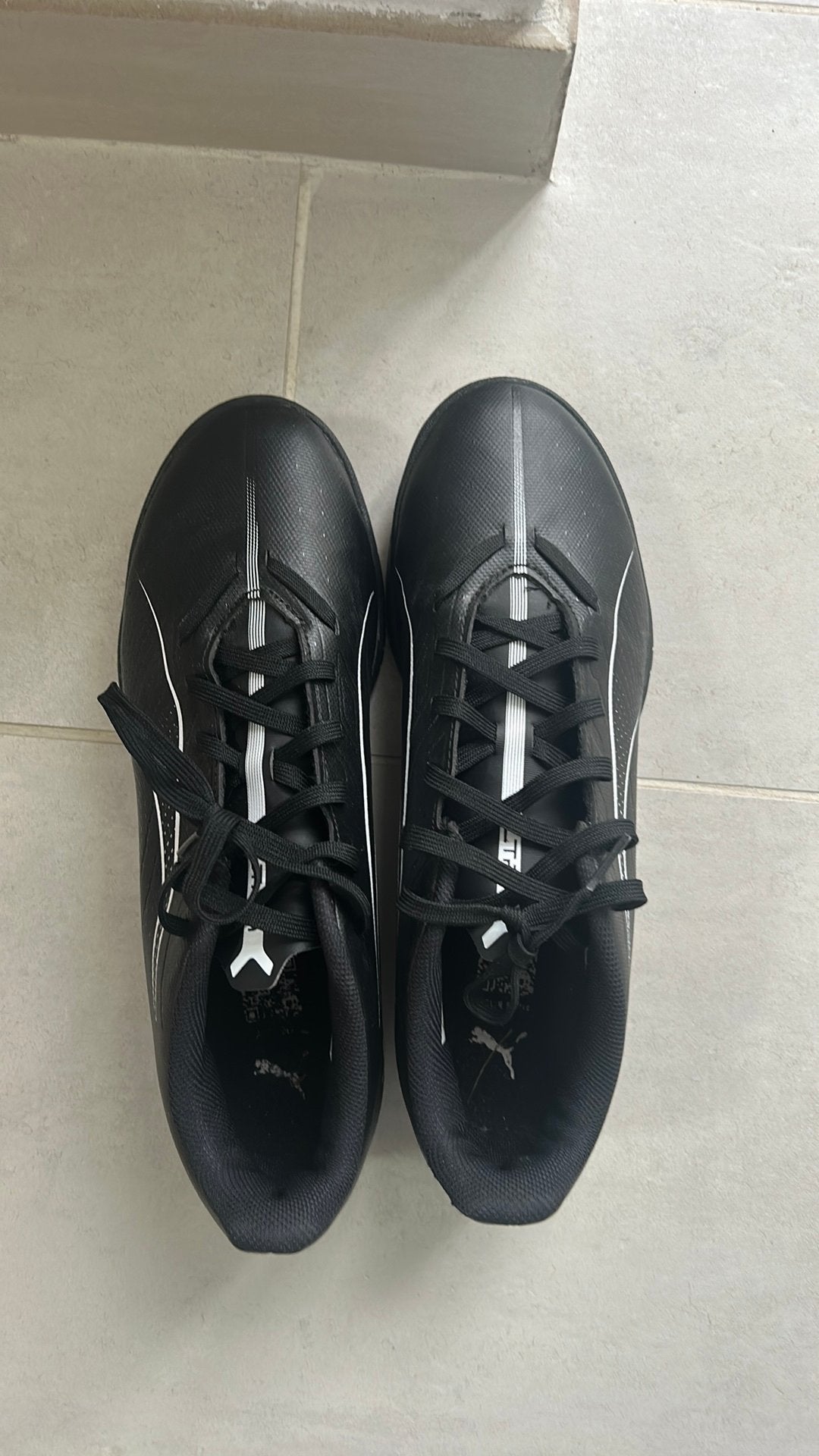 Voetbalschoenen, Sport en Fitness, Ophalen, Zo goed als nieuw, Schoenen