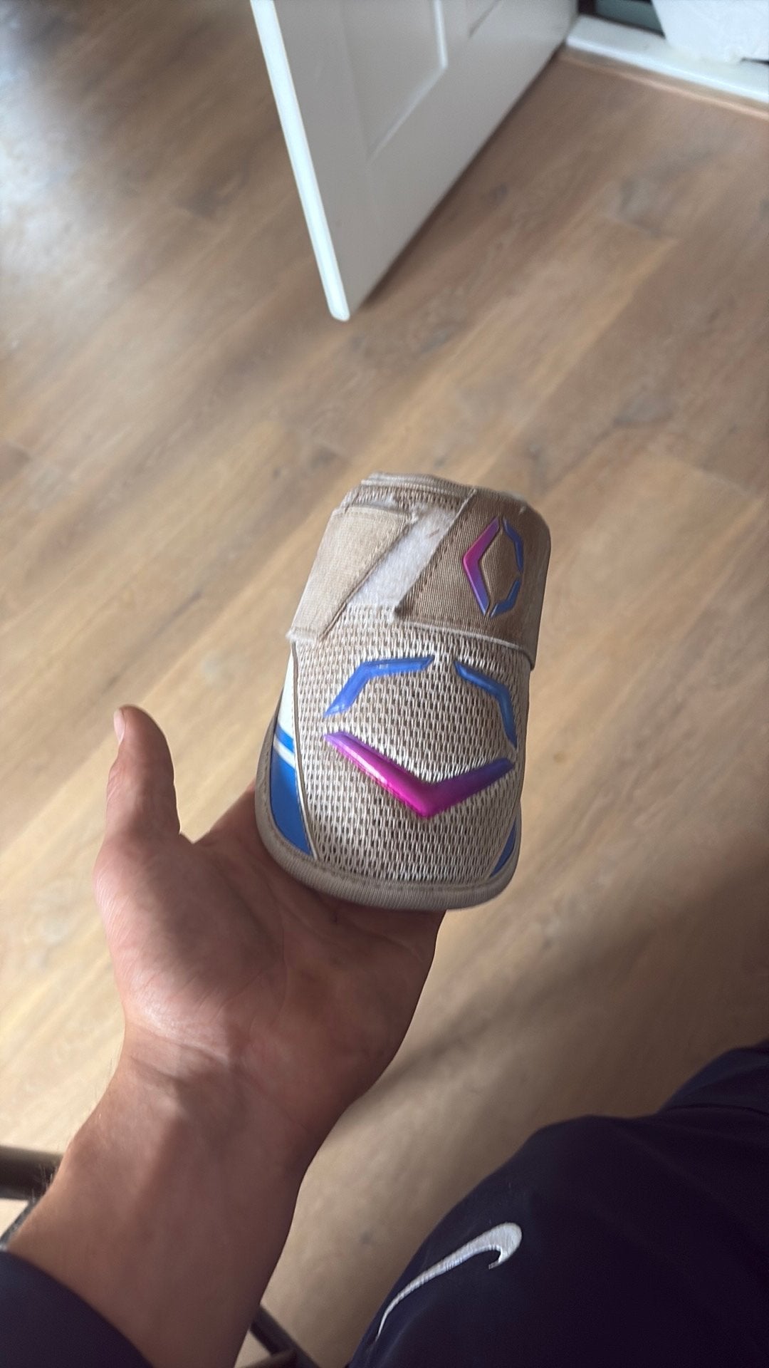 Mooi elbow geurd, Sport en Fitness, Honkbal en Softbal, Ophalen of Verzenden, Zo goed als nieuw, Schoenen