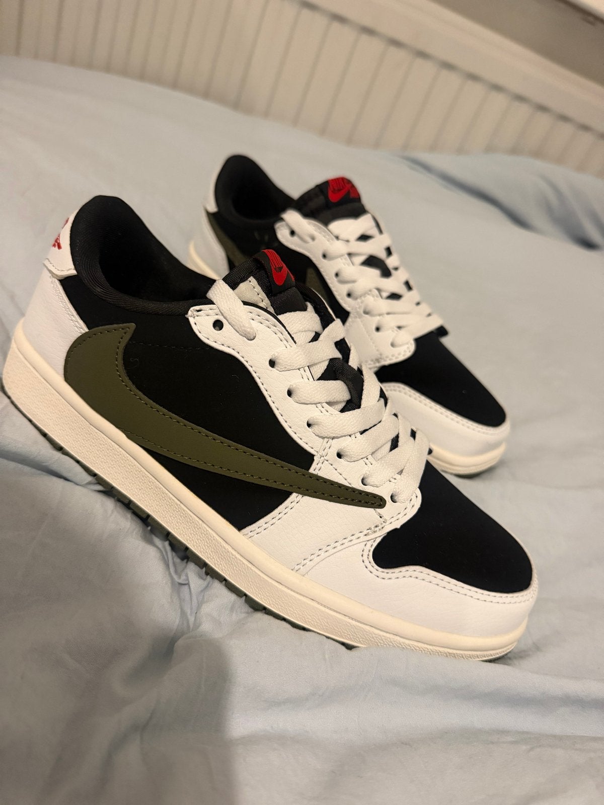 Nike Air Jordan 1 Low Travis Scott Olive, Ophalen of Verzenden, Nieuw, Zwart, Sneakers of Gympen