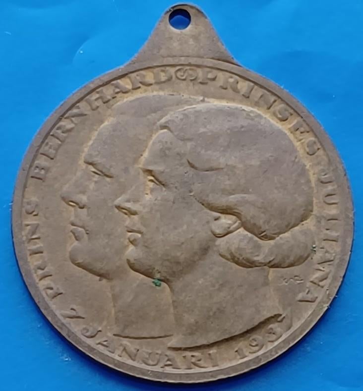 Draagpenning Huwelijk Prinses Juliana & Prins Bernhard 1937, Verzenden, Brons, Nederland