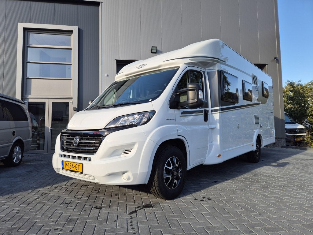 Capron Carado T448 160pk Half integraal camper Fiat, Caravans en Kamperen, Elektrische ramen, Ringverwarming, Fiat, Bedrijf