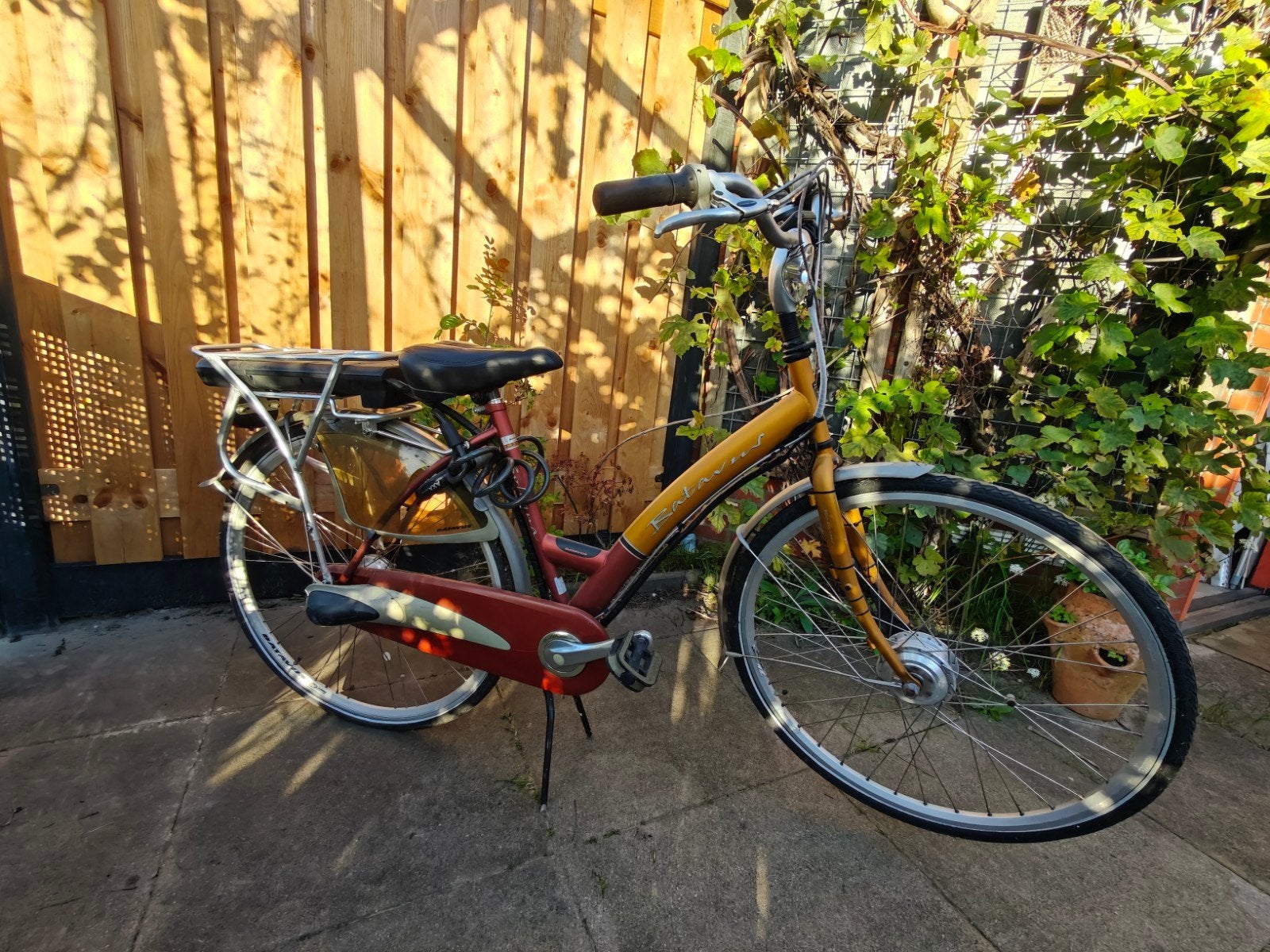 nieuwstaat Batavus damesfiets elektrisch, Ophalen, Versnellingen, Batavus, 56 cm of meer
