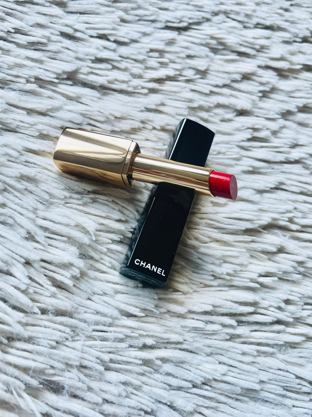 Chanel Rouge Allure L'Extrait Lipstick 854 Rouge Puissant, Lippen, Nieuw, Ophalen of Verzenden, Make-up