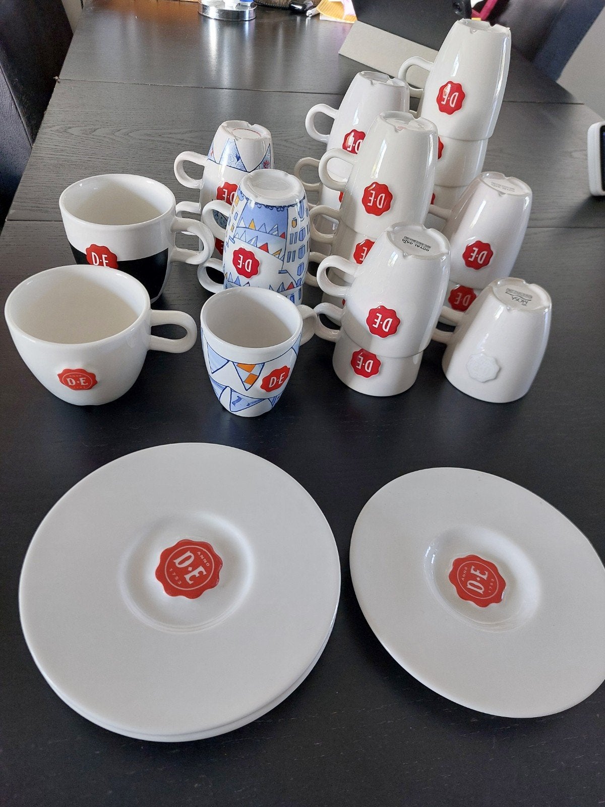 Douwe Egberts Koffiekopjes en Schotels - Diverse Sets, Ophalen, Gebruikt, Overige merken, Keramiek