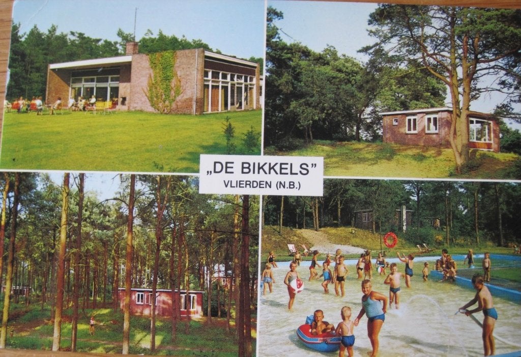Vlierden - bungalowpark de Bikkels - ansichtkaart 1976, Ophalen of Verzenden, 1960 tot 1980, Ongelopen, Noord-Brabant